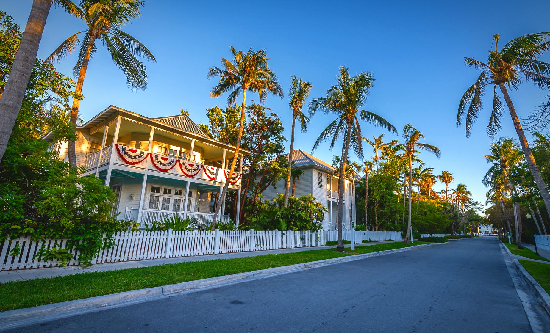 World Famous Conch Tour Train & Truman Little White House in Key West