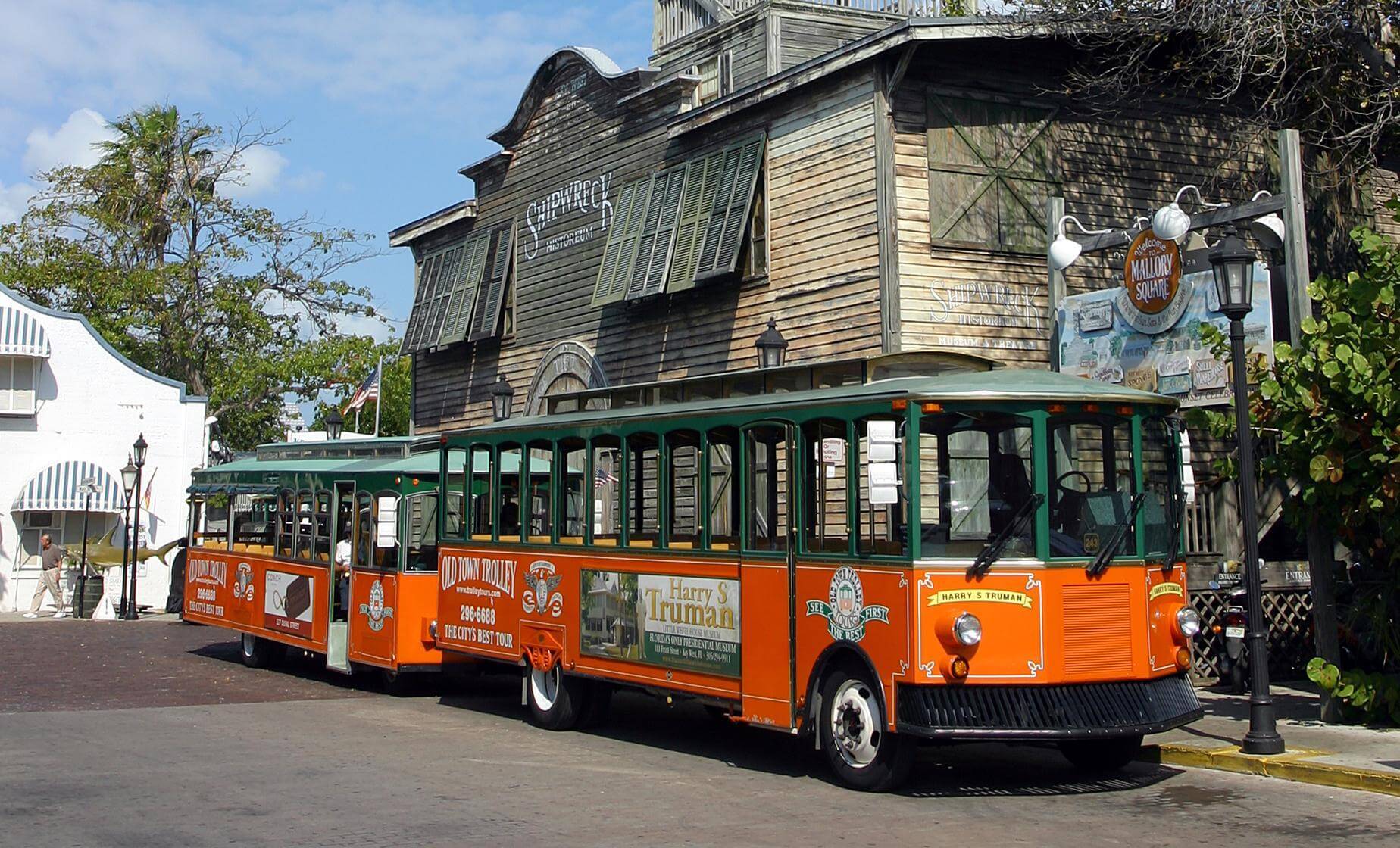 Key West Old Town Trolley & Key West Shipwreck Museum (Flagler Railway Museum, Mallory Square)