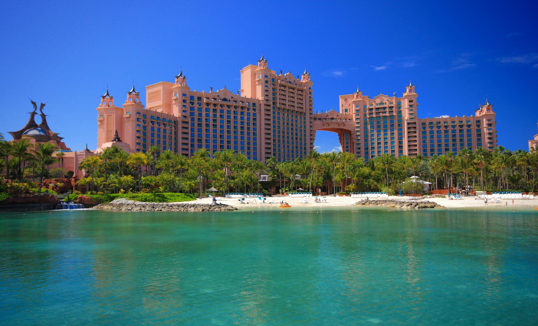 How to experience the best of Atlantis paradise island cheap