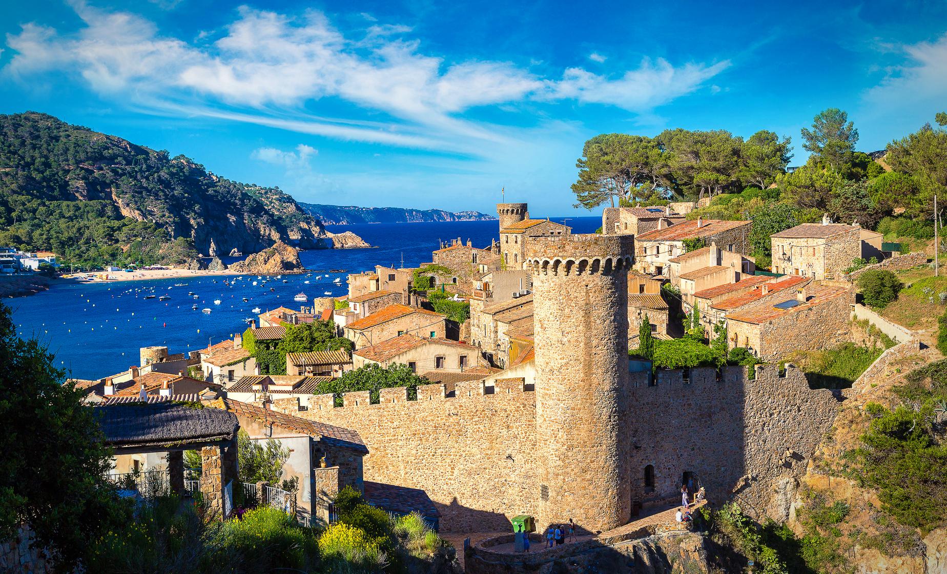 Costa Brava and Villages with Lunch Small Group Tour