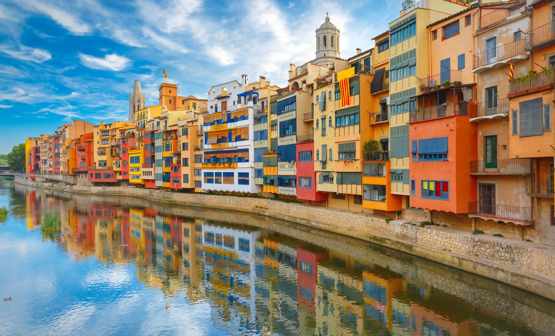 Exclusive Girona and Costa Brava Day Trip from Barcelona (Onyar River, Calella de Palafrugell)