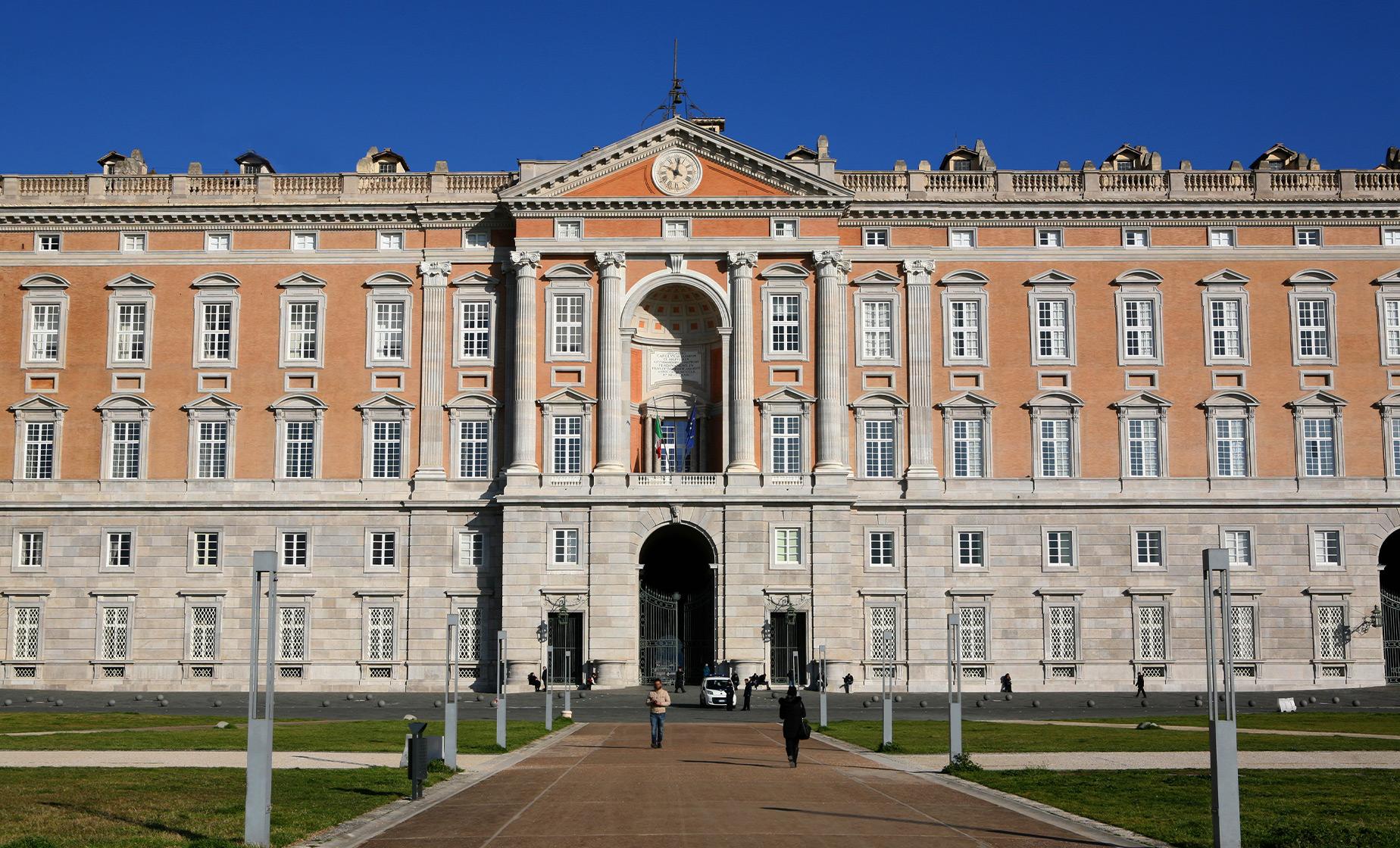 Private Palace of Caserta & La Reggia Outlet Day Tour from Naples