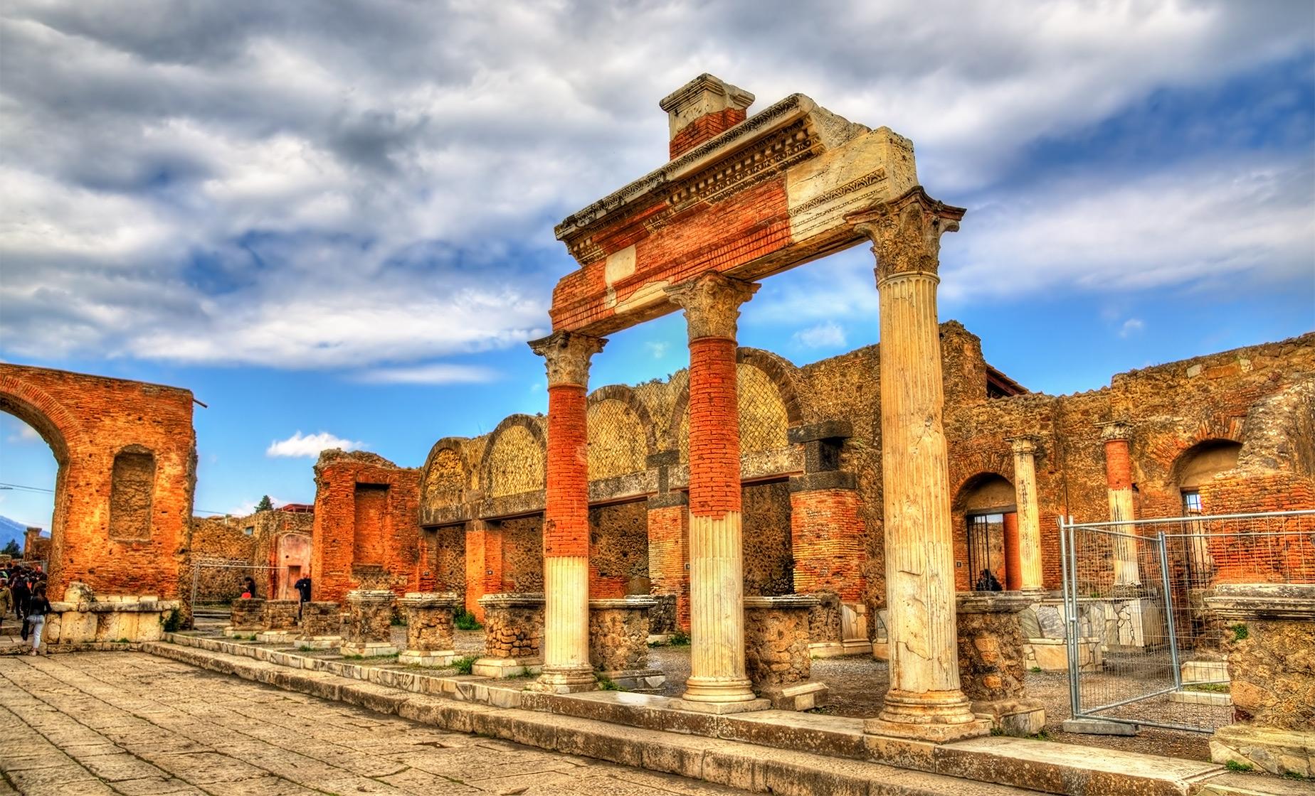 tour from naples to pompeii